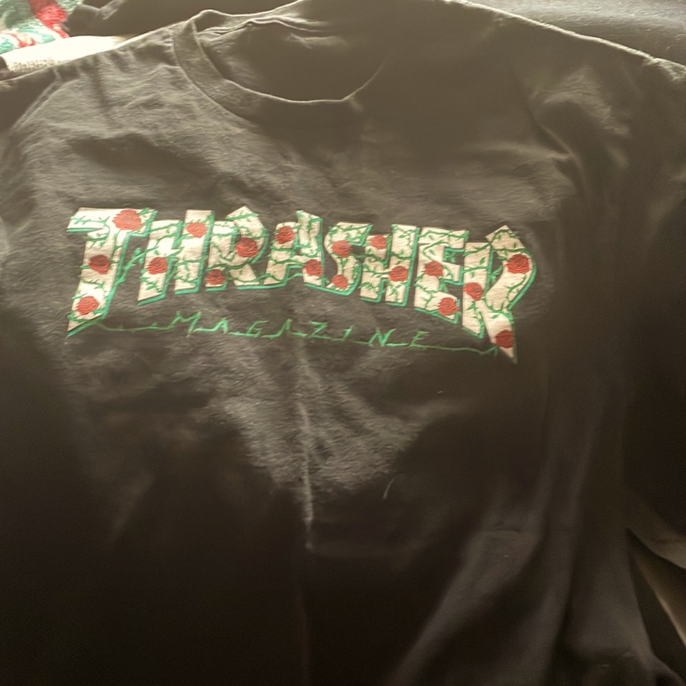 thorn rose tee